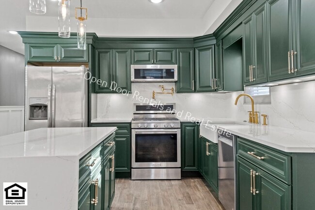 Building Photo - Welcome to our Luxury upscale single famil...