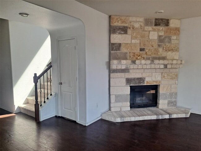 Building Photo - 670 Landon Samuel Lp
