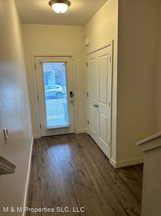 Building Photo - 3 br, 3.5 bath House - 5104 W Laureston Way