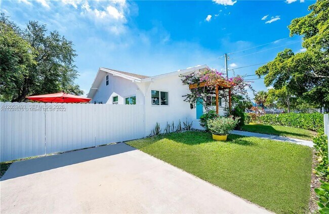 Foto del edificio - 444 NW 77th St
