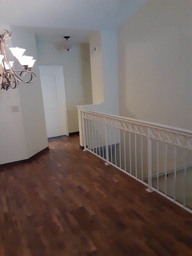 Foto del edificio - 611 Arbor Lake Ln