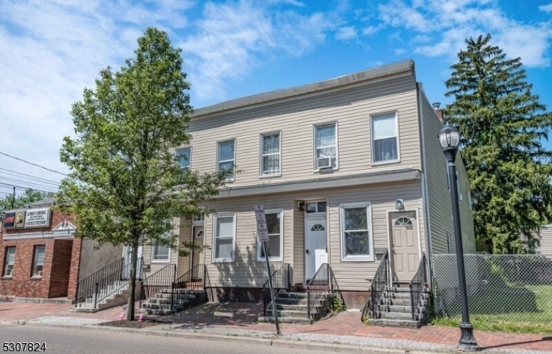 Primary Photo - 1099 Ringwood Ave