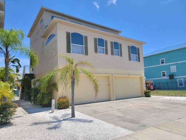 Front - 1209 Apollo Beach Blvd