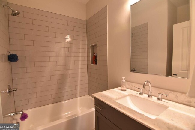 Building Photo - 469 Burton Dr