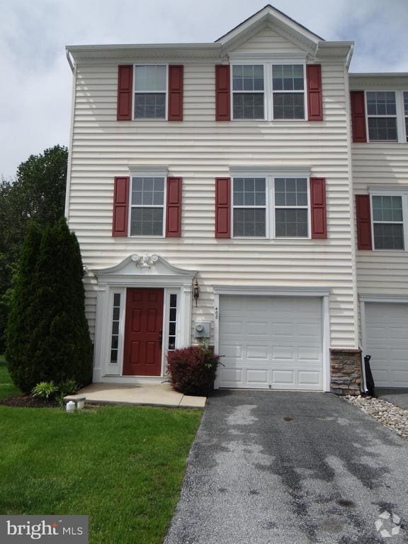 Building Photo - 400 Larose Dr