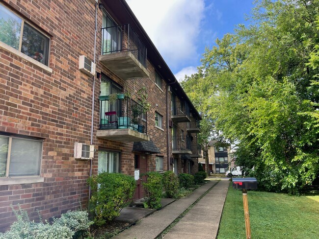 Foto del edificio - 1030 Dunlop Ave