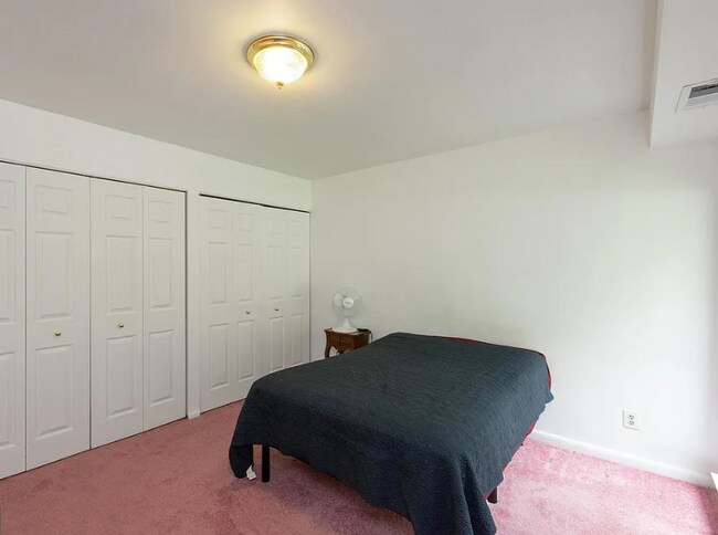 Building Photo - 6095 Majors Ln