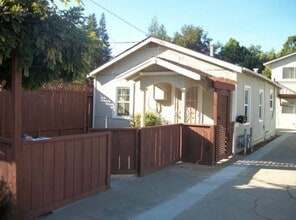 Building Photo - 867 Paula St