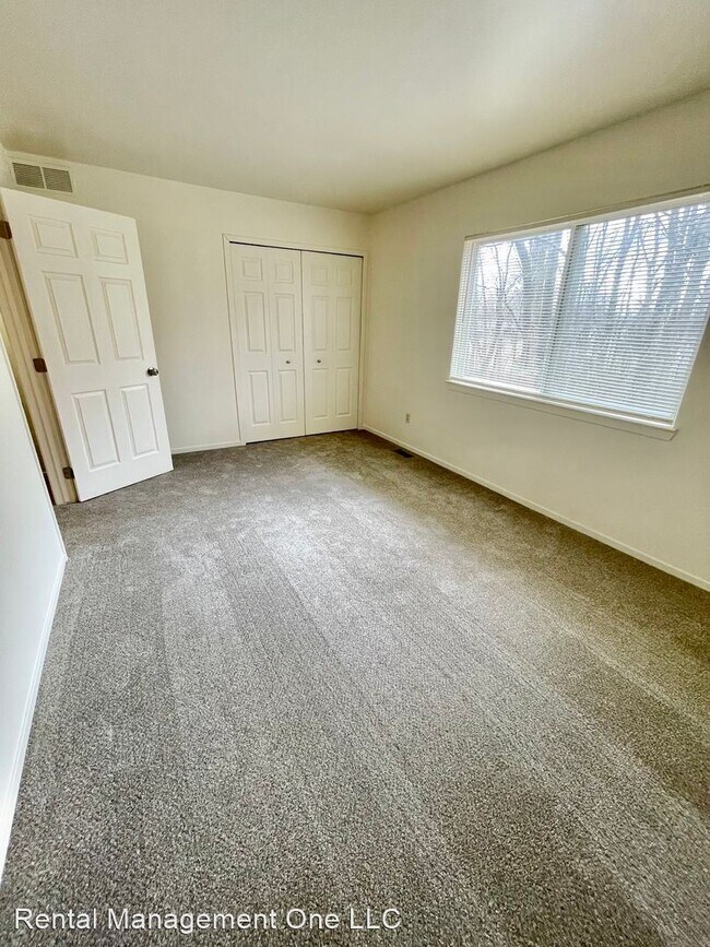 Building Photo - 2 br, 1.5 bath House - 991 Glengary