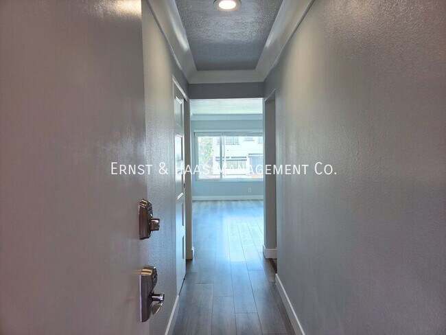 Foto del edificio - 335 Cedar Ave