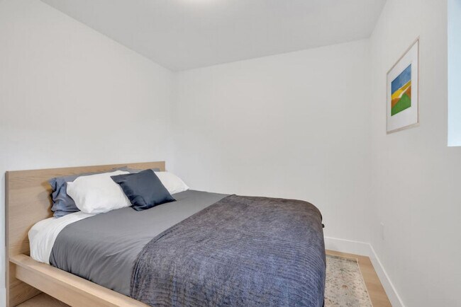 Photo du bâtiment - 78 W 14th Ave