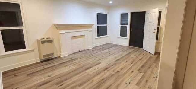 Foto del edificio - 2229 Ellendale Pl