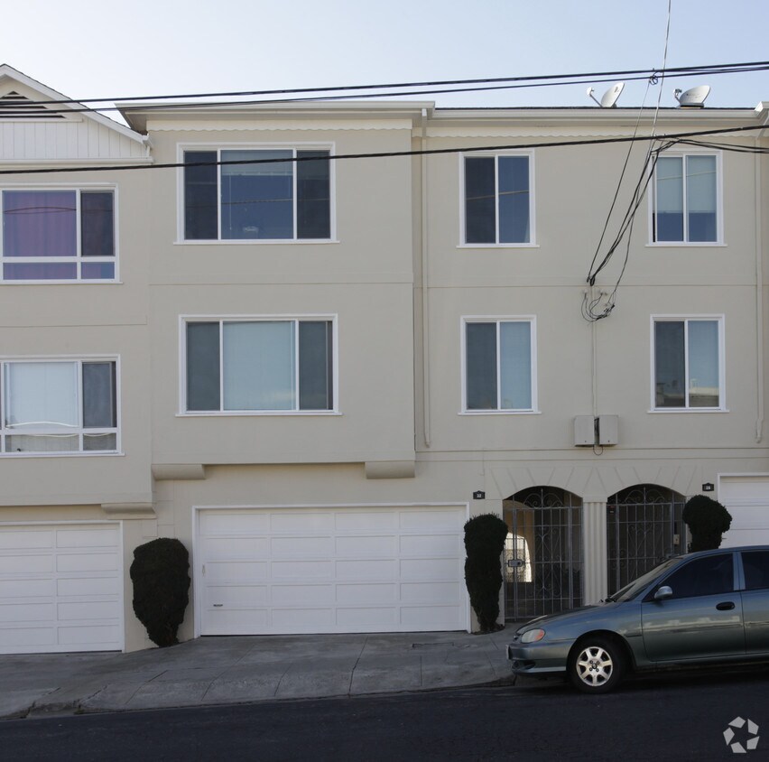 Building Photo - 32 2nd Ave