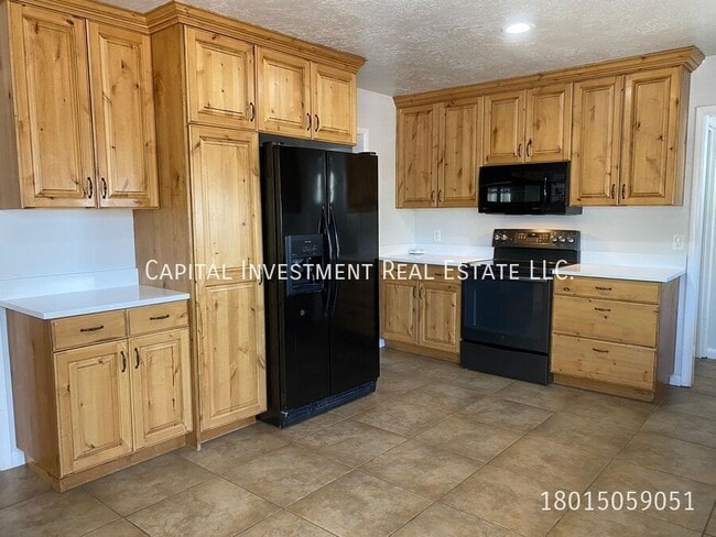 Building Photo - 2626 S 1700 E