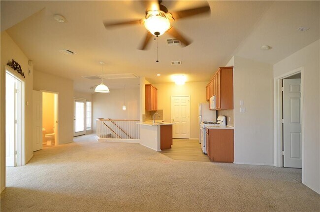 Building Photo - 16100 S Great Oaks Dr