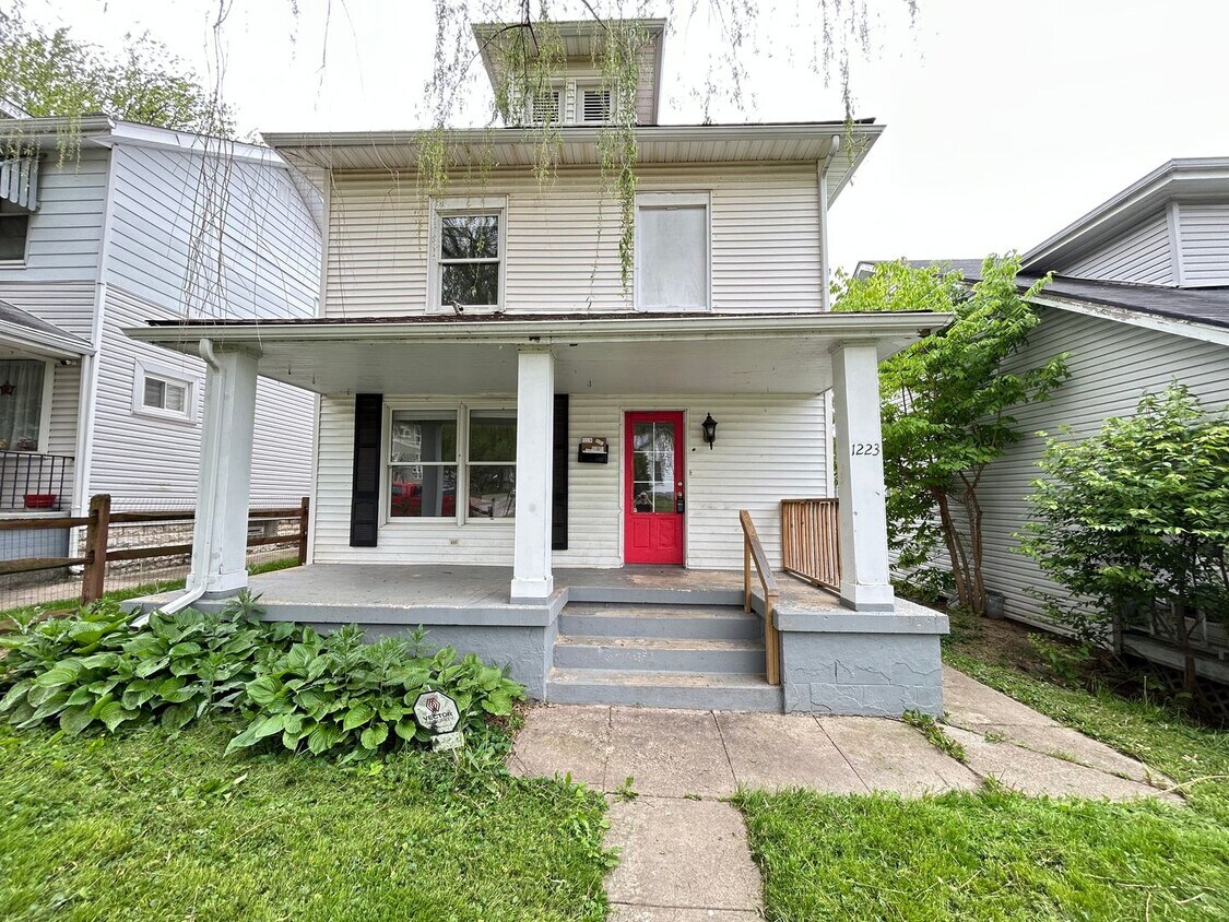 Primary Photo - Highland Home
