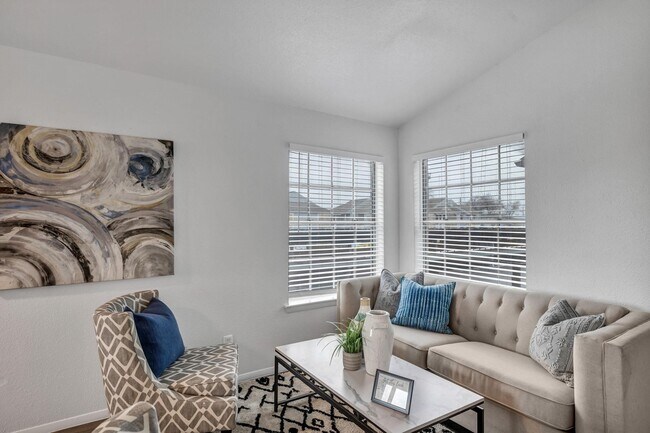 Foto del edificio - 1735 Rutland Dr
