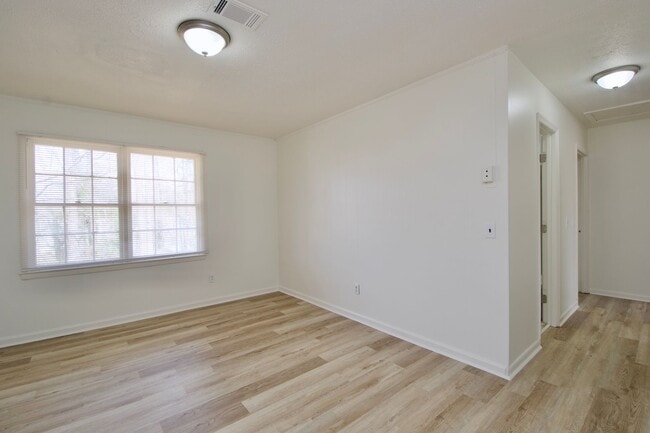 Foto del edificio - Charming 3-Bedroom Home Near Downtown Opelika