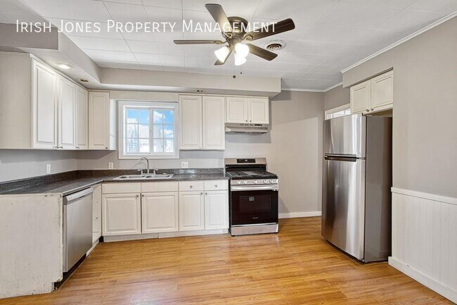 Building Photo - 15 Grove St