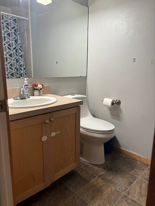 Foto del edificio - 6010 W Poplar Dr