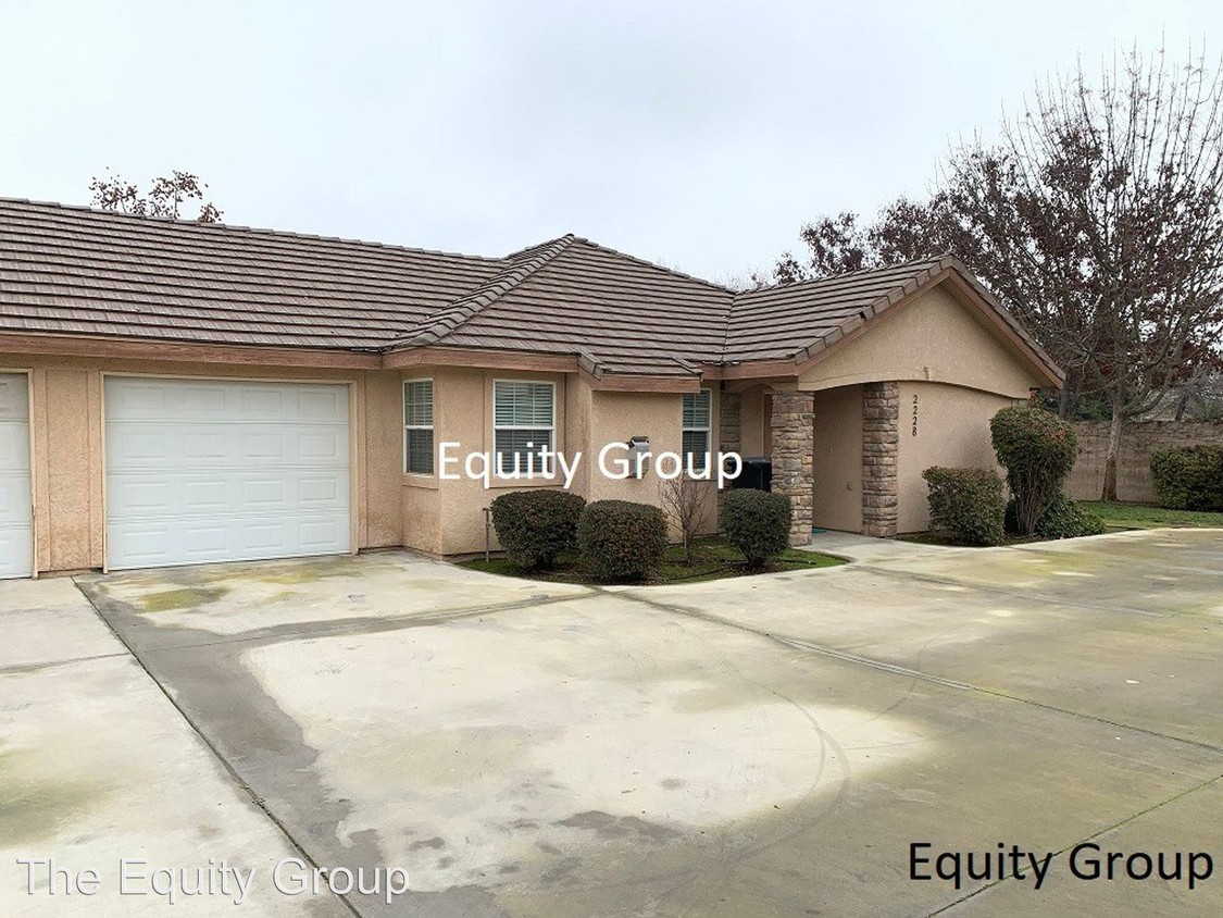 Primary Photo - 2222-2228 N Vickie Ct