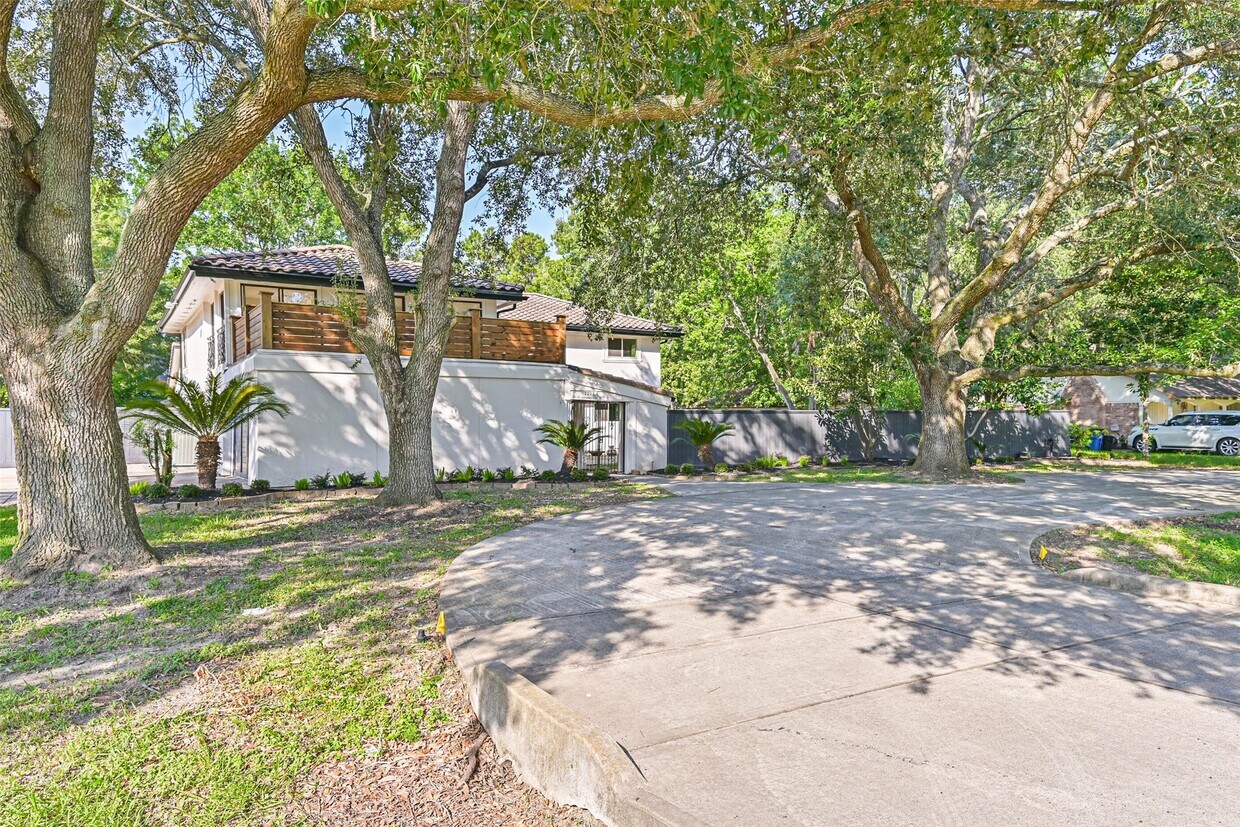 Foto principal - 1207 Thomas Dr