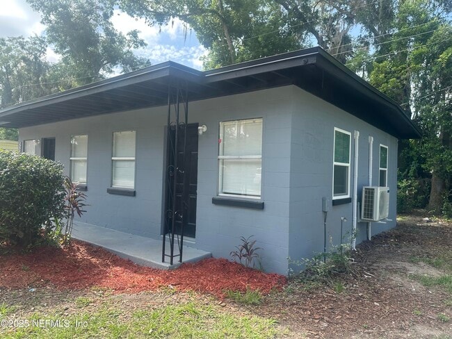 Building Photo - 3309 Kennedy St