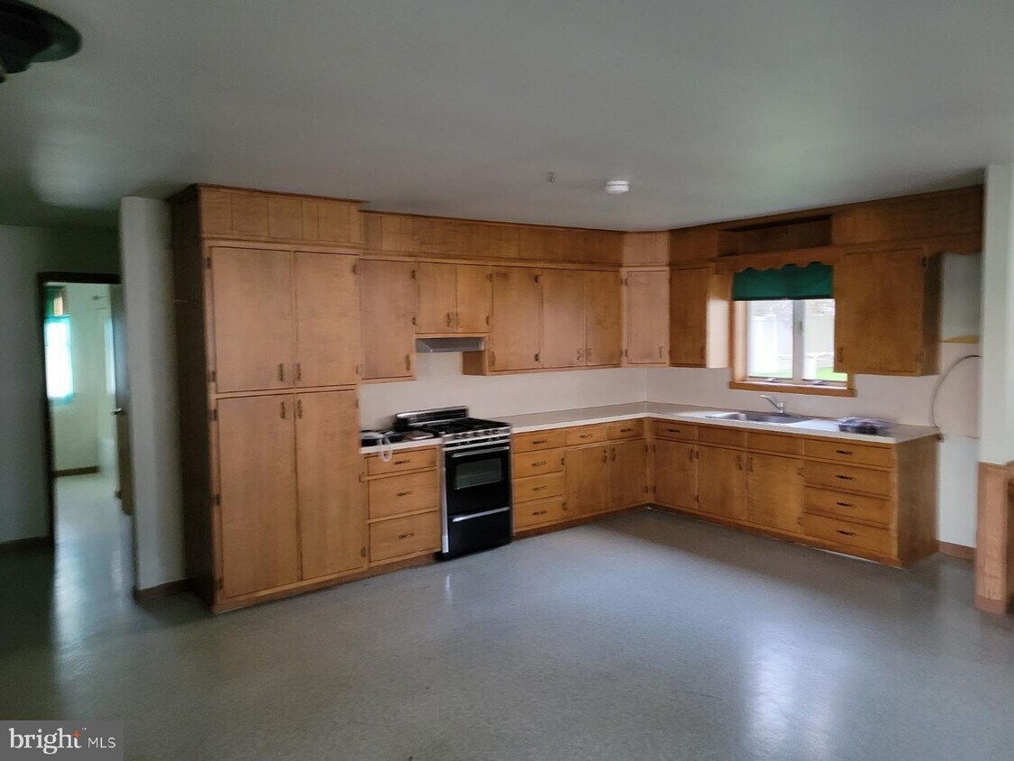 94 N Ronks Rd, Ronks, PA 17572 House Rental in Ronks, PA