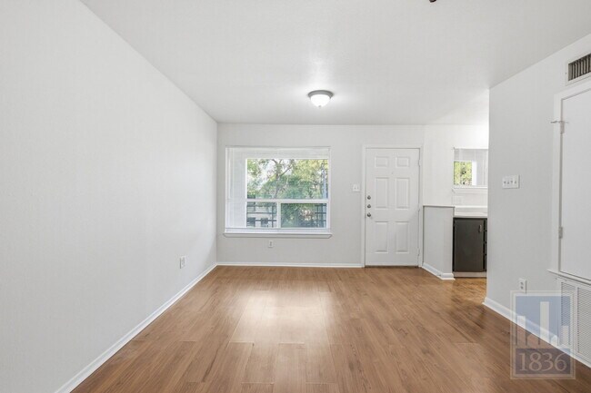 Foto del edificio - 1514 Parker Ln