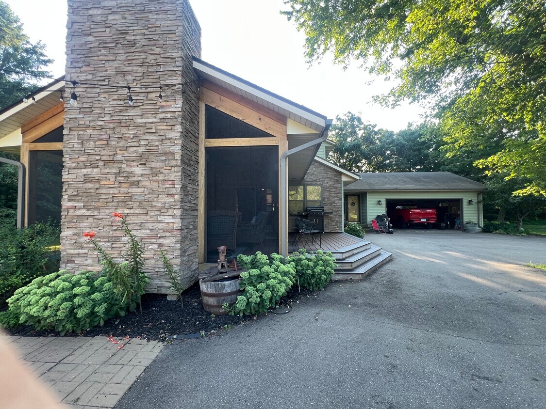 Foto principal - 4596 Lilac Ln N