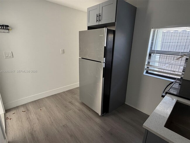 Foto del edificio - 638 SW 21st Ave