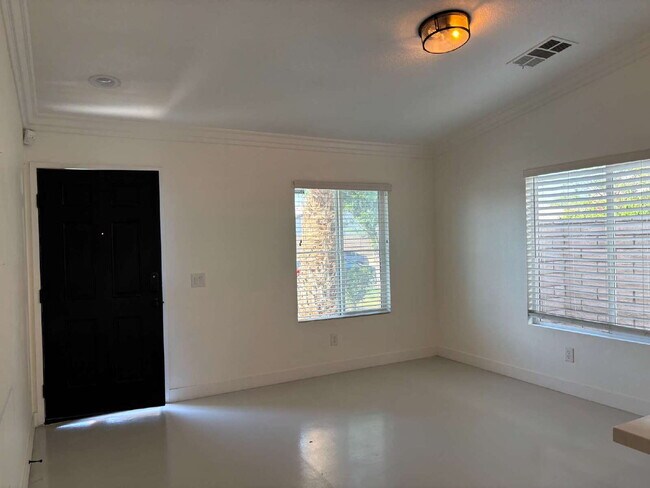 Foto del edificio - Coachella 4 Bedrooms Stunner