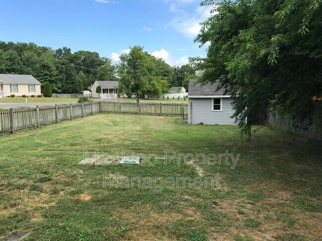 Foto del edificio - 7620 Regency Glen Dr