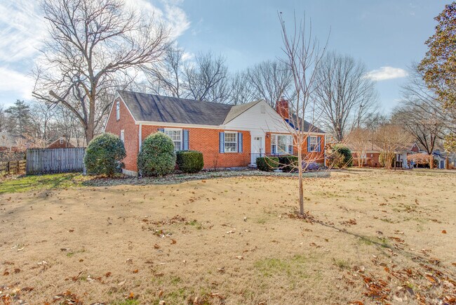 Building Photo - 2317 Ingleside Dr