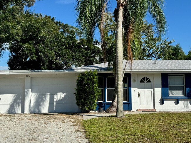 Foto del edificio - 2/2 with Fenced Yard, Garage and Laundry, ...