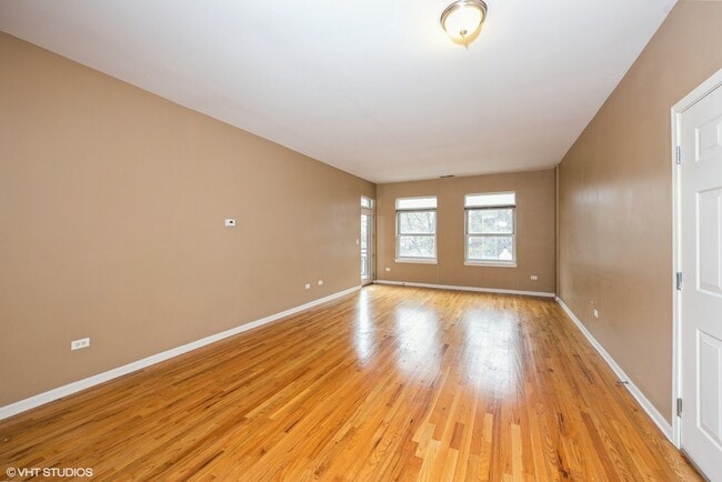 Building Photo - 758 W 15th St