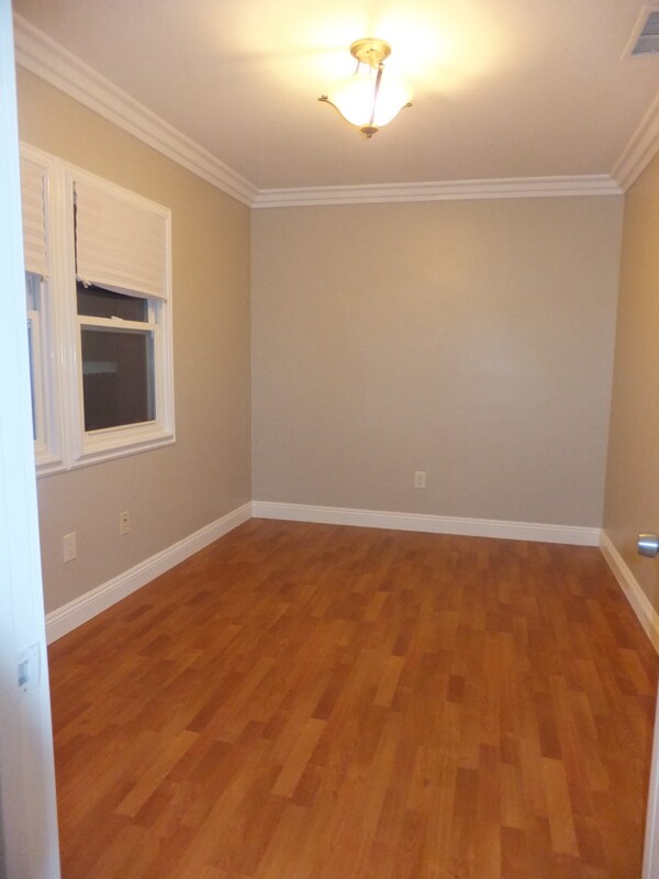 Foto del edificio - 3920 E 11th St