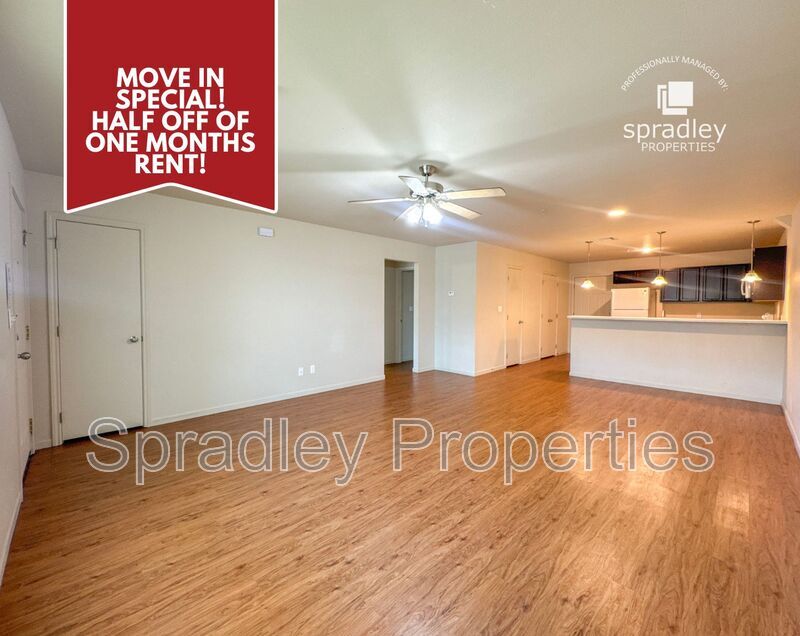 Primary Photo - 255 E 5th Ave
