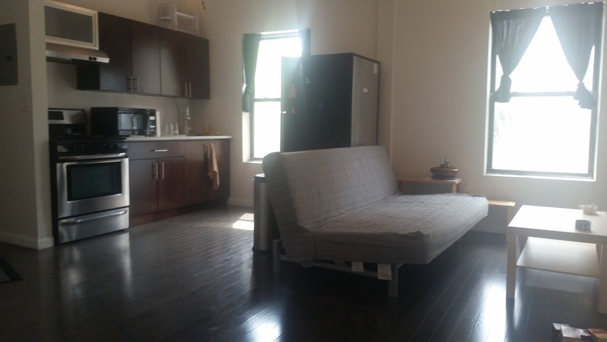 Foto principal - 1081 Fulton St
