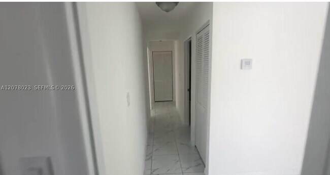 Building Photo - 1710 0