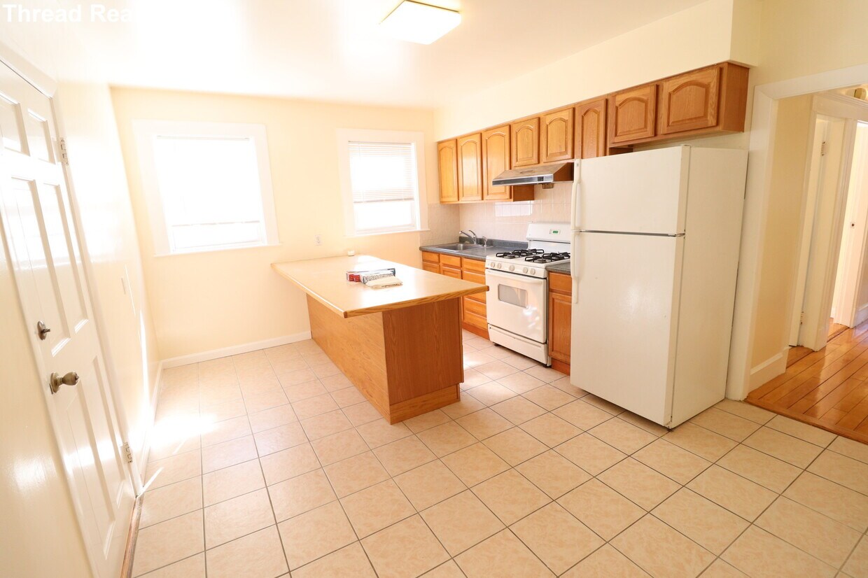 26 Dysart St, Quincy, MA 02169 Apartments in Quincy, MA