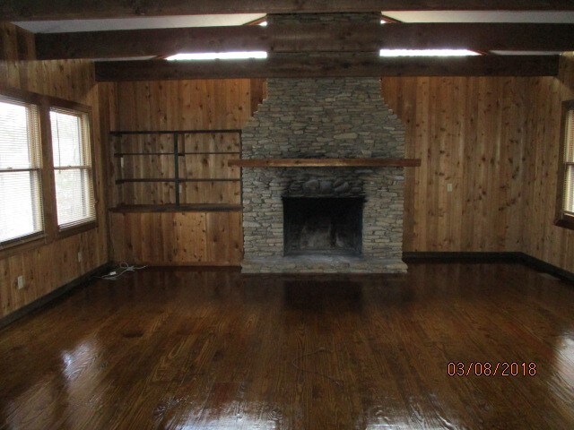Building Photo - 13521 Luray Ave
