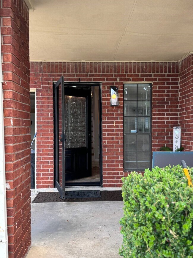 Foto del edificio - 12319 Grove Meadow Dr