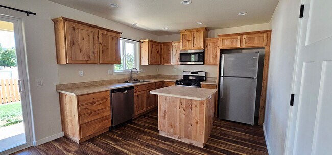 Foto del edificio - Beautiful Home in Grants Pass