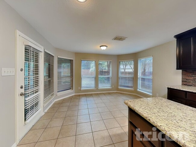 Building Photo - 5004 Saddlehorn Dr