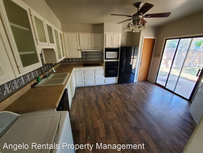 Building Photo - 3 br, 1 bath House - 2465 Stanton