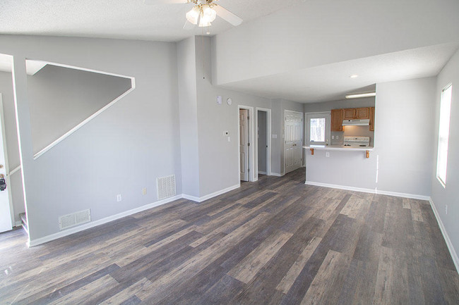 Building Photo - 2535 Northampton Dr