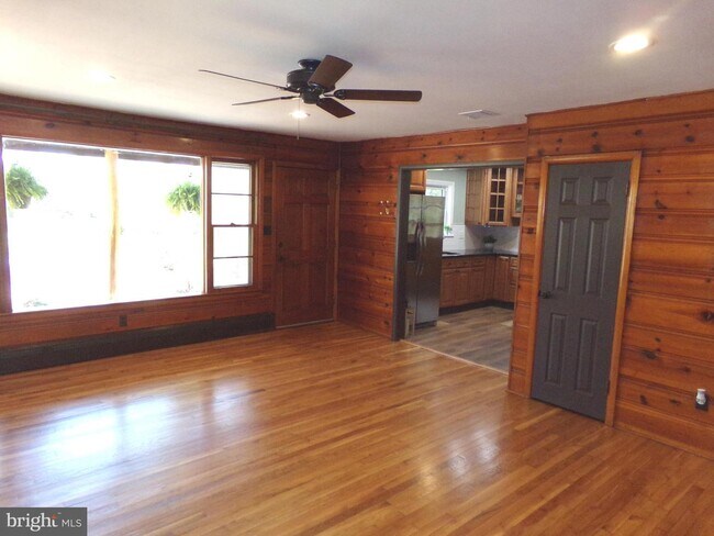 Building Photo - 150 Apache Trail