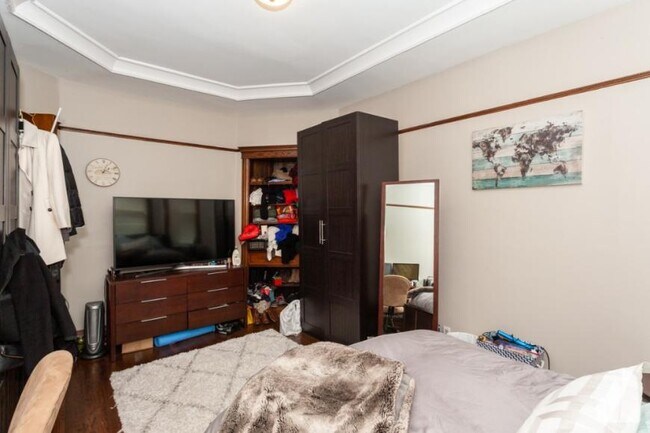Foto del edificio - 4 bedroom in Chicago IL 60613