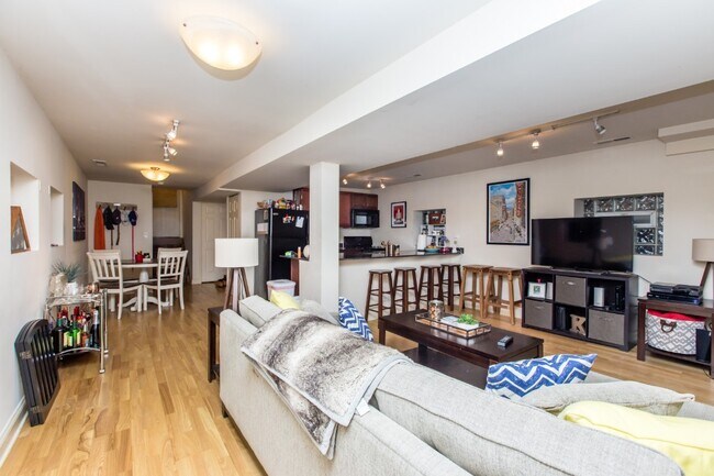 Foto del edificio - 2239 W McLean Ave